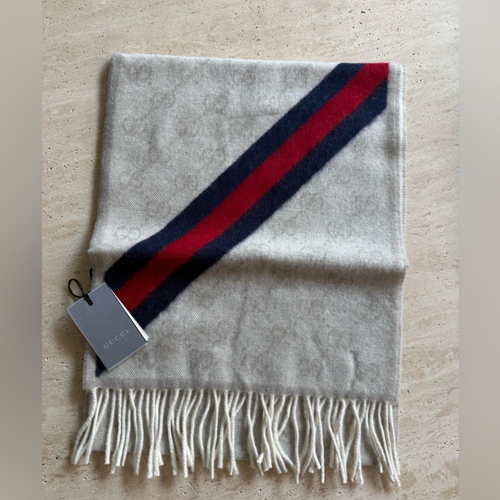 NWT Gucci GG Jacquard  Wool Scarf/Shawl - Picture 3 of 15